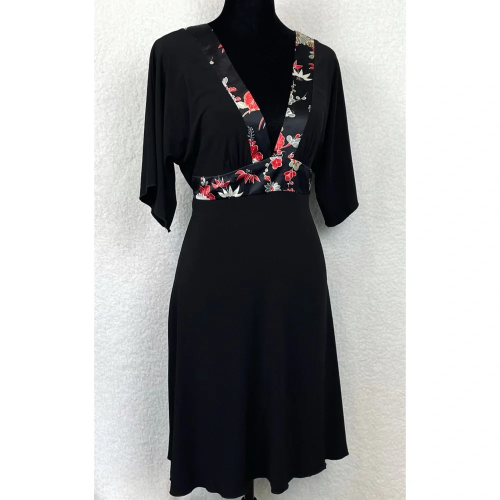LOVE TEASE • Black Floral Trim V-Neck Mini Dress, M - Picture 5 of 14